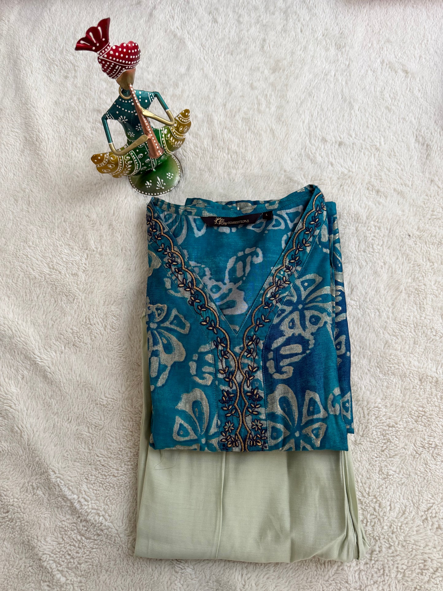 Blue with Light Pista Green V Neck 2-Piece Chudidar Set