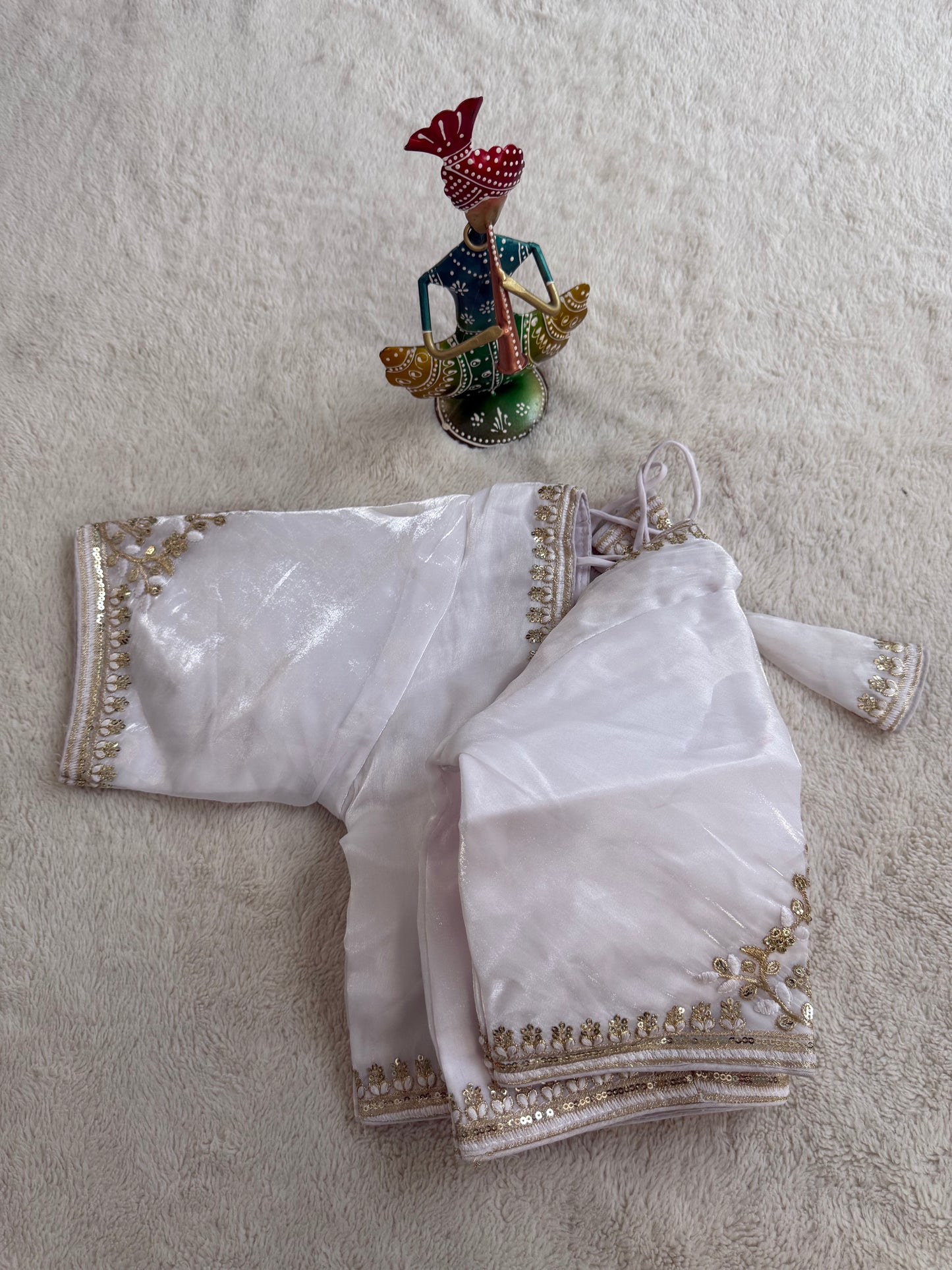 White D1 Embroidery Blouse