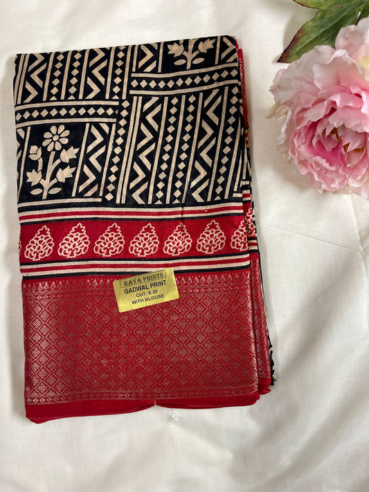 Black and Red Zigzag Pattern Gadwal Saree
