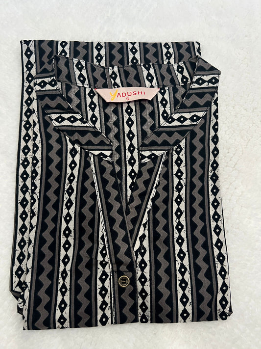 Black Sleeveless Short Kurti S
