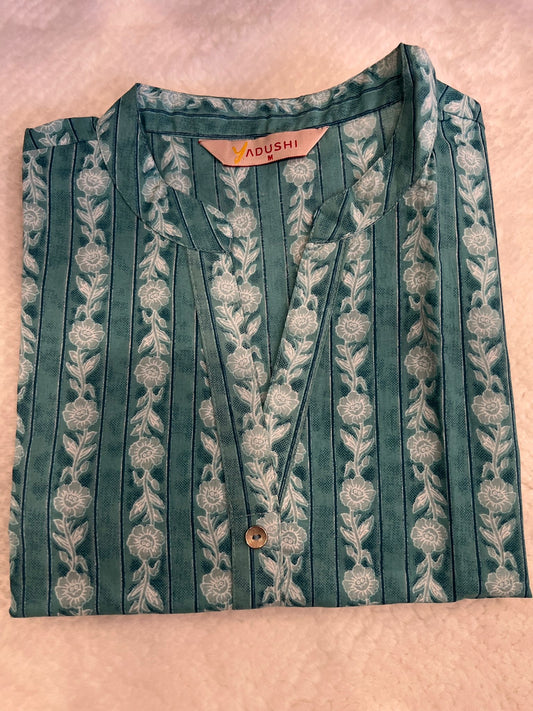 Green Sleeveless Short Kurti M